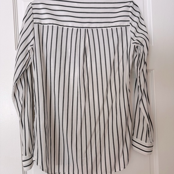 Express Button Up Work Top - Picture 3 of 3